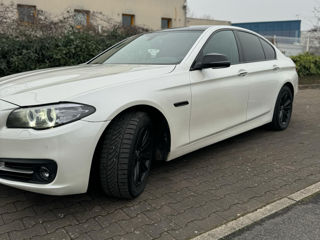 BMW 5 Series foto 4