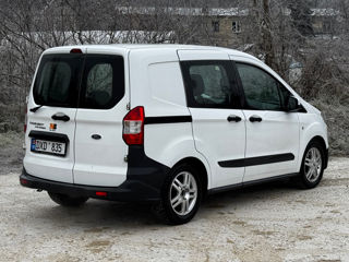 Ford Transit Courier foto 4