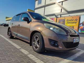 Renault Grand Scenic foto 1