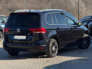 Volkswagen Touran foto 3