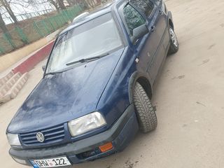 Volkswagen Vento foto 1