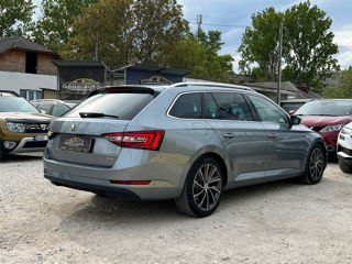 Skoda Superb foto 3