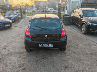 Renault Clio foto 7