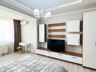 Apartament cu 2 camere, 70 m², Centru, Chișinău foto 2