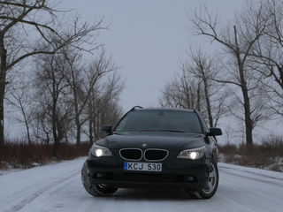 BMW 5 Series foto 1