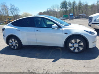 Tesla Model Y foto 12