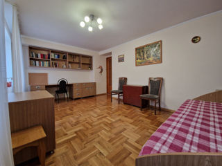 Apartament cu 5 camere sau mai multe, 186 m², Botanica, Chișinău foto 8