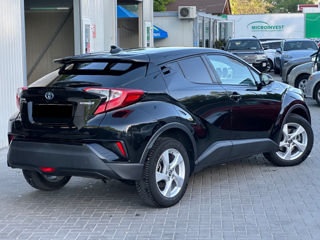 Toyota C-HR фото 3