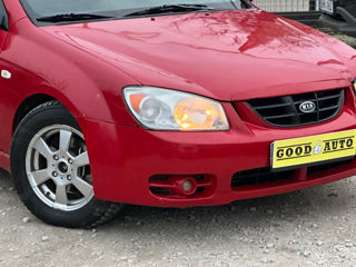 KIA Cerato foto 2