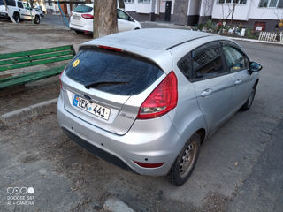 Ford Fiesta foto 3