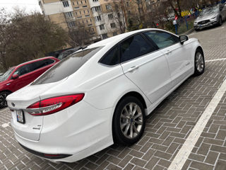 Ford Fusion foto 9