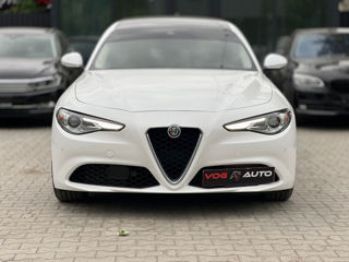 Alfa Romeo Giulia foto 2