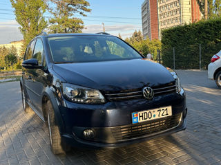 Volkswagen Touran foto 1