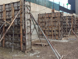 Lucrari de constructii si montaj precum: -fundatie de armare-betonare