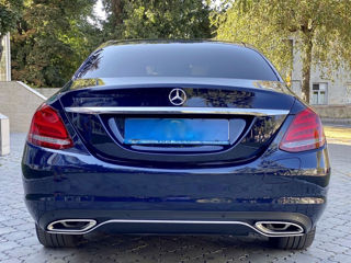 Mercedes C-Class foto 3