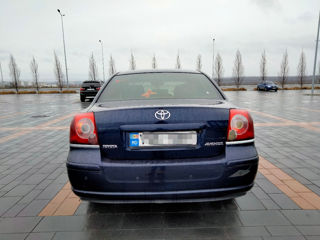 Toyota Avensis foto 4