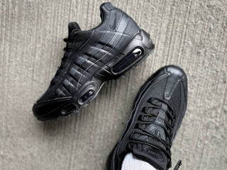 Nike Air Max 95 All Black foto 4