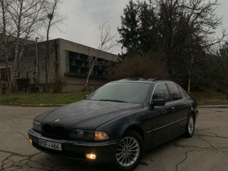 BMW 5 Series foto 4