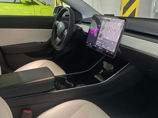 Tesla Model 3 foto 6