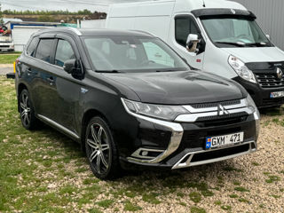 Mitsubishi Outlander foto 2