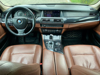 BMW 5 Series foto 10