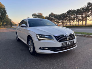 Skoda Superb foto 1