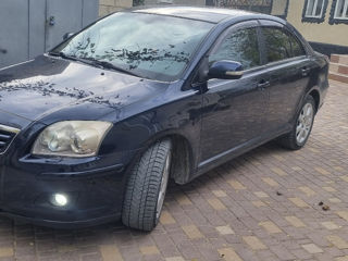 Toyota Avensis foto 8