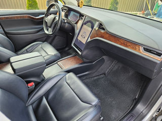 Tesla Model X фото 4