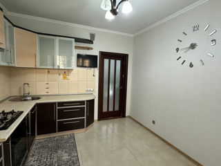 Apartament cu 2 camere, 76 m², Râșcani, Chișinău foto 3