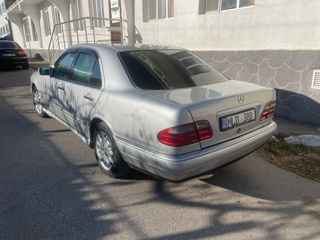 Mercedes E-Class foto 4