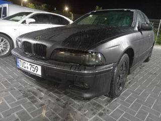 BMW 5 Series foto 4