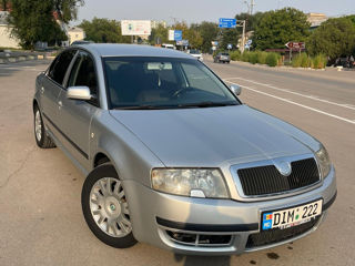 Skoda Superb foto 2