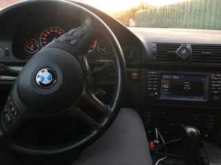 BMW 5 Series foto 4