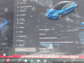 Tesla Model 3 foto 8