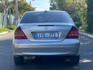 Mercedes C-Class foto 5