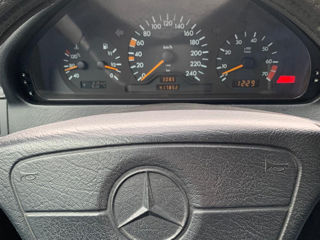 Mercedes C-Class foto 8