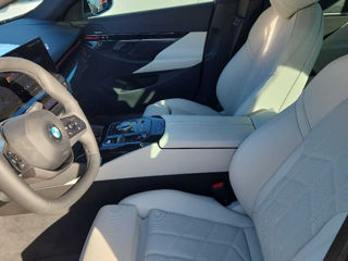 BMW 5 Series foto 4