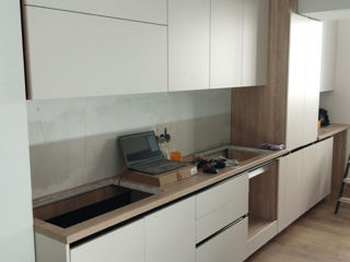 Montare mobila, asamblare, instalare mobila, dulapuri, mobila de birou, sau orice tip mobila! foto 6