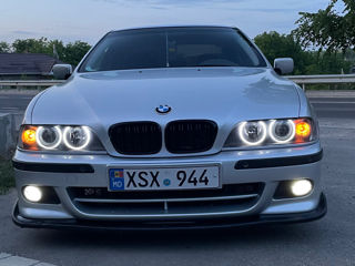 BMW 5 Series foto 2