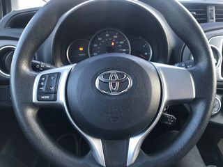 Toyota Yaris foto 12