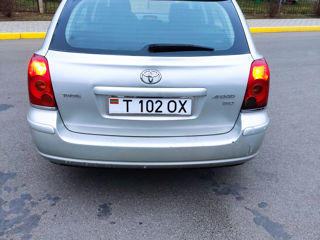 Toyota Avensis foto 5