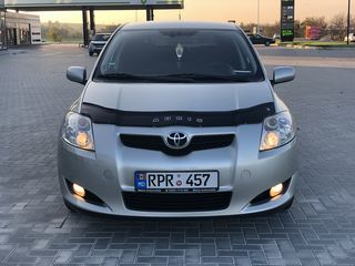 Toyota Auris foto 1