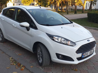 Ford Fiesta foto 8