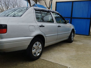 Volkswagen Vento foto 8