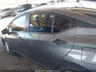 Nissan Versa foto 13