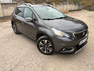 Peugeot 2008 foto 2