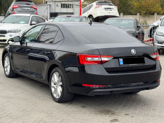 Skoda Superb foto 3