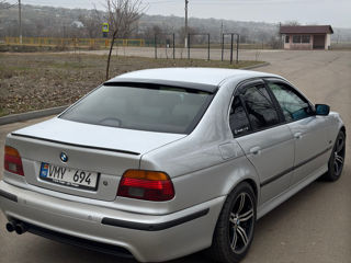 BMW 5 Series foto 6