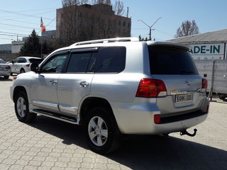 Toyota Land Cruiser Prado foto 8