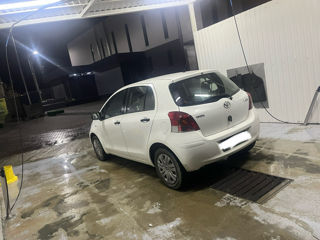 Toyota Yaris foto 2